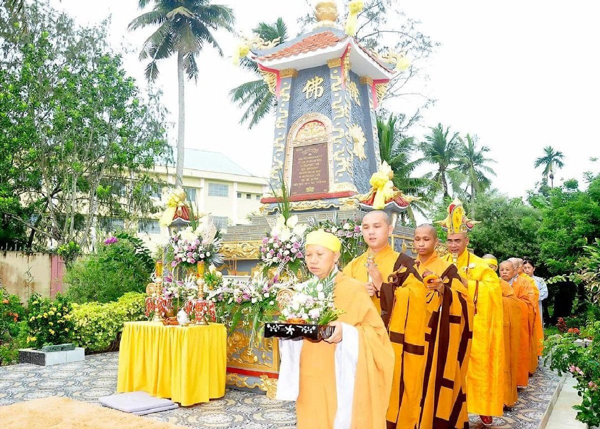 Le Dai Tuong Co Ni Truong Thich Nu Nhu Dinh 03