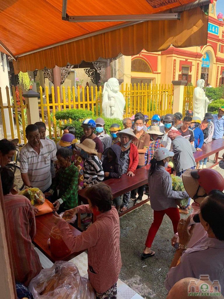Gdpt Tam Bao Ha Tien Nhuong Com Se Ao Mua Vu Lan 05