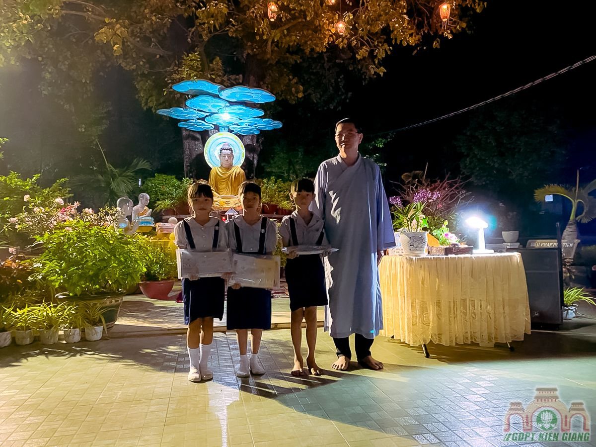 Le Thanh Dao Va Chu Nien 2020 Gia Dinh Phat Tu Tam Bao Tp Ha Tien 02