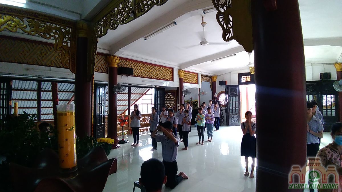 Gdpt Buu Son Hop Mat Chuc Tet Ni Truong Dau Nam Tan Suu 01