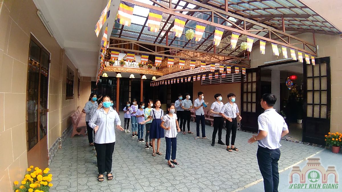 Gdpt Buu Son Hop Mat Chuc Tet Ni Truong Dau Nam Tan Suu 02