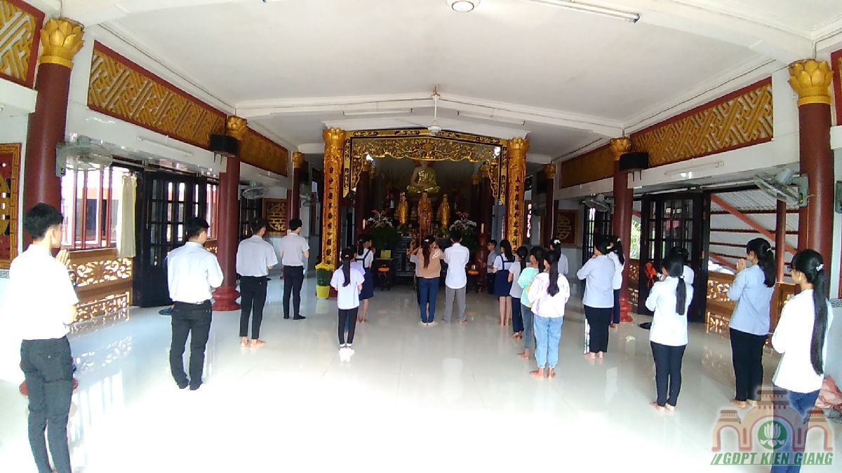 Gdpt Buu Son Hop Mat Chuc Tet Ni Truong Dau Nam Tan Suu 04