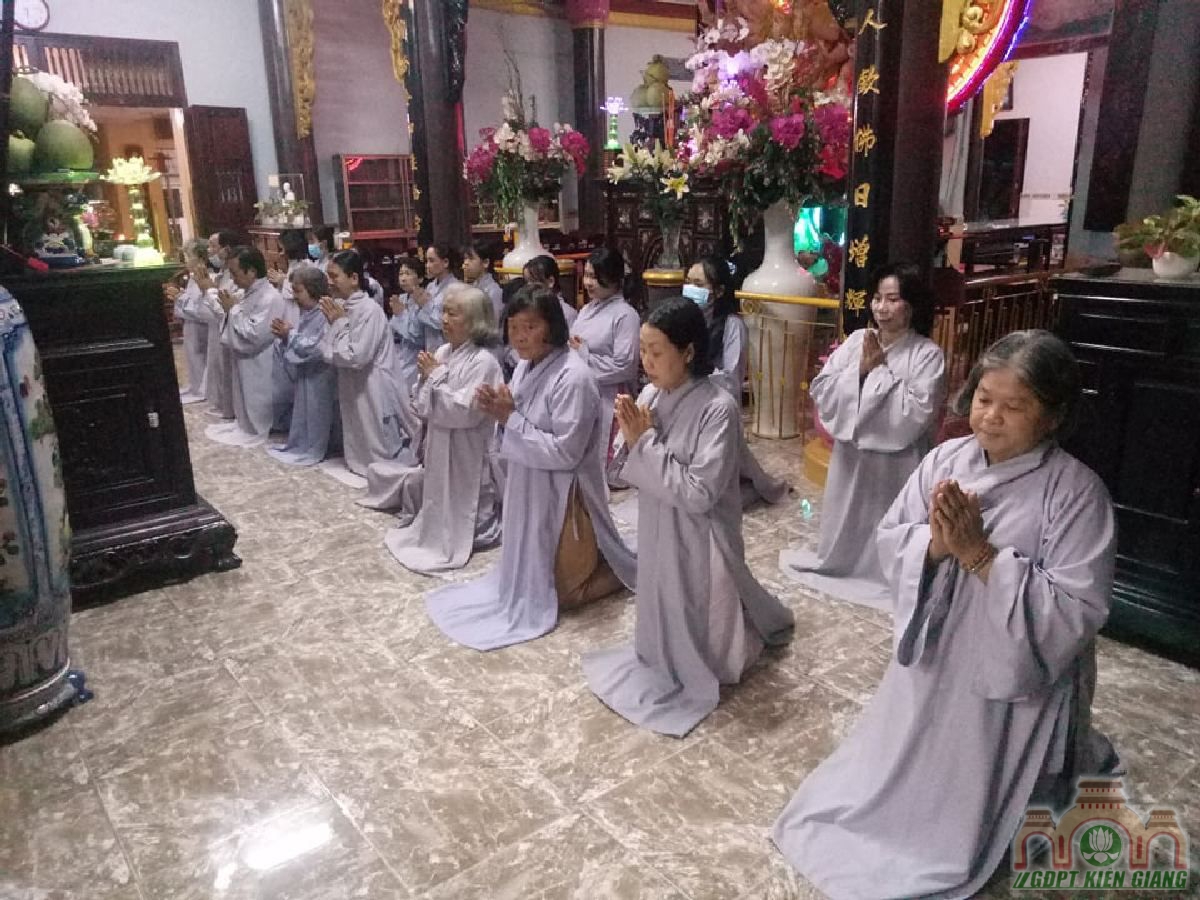 Gdpt Tam Bao Ha Tien Sam Hoi Cuoi Nam Va Chuc Tet Ni Su Tru Tri 07