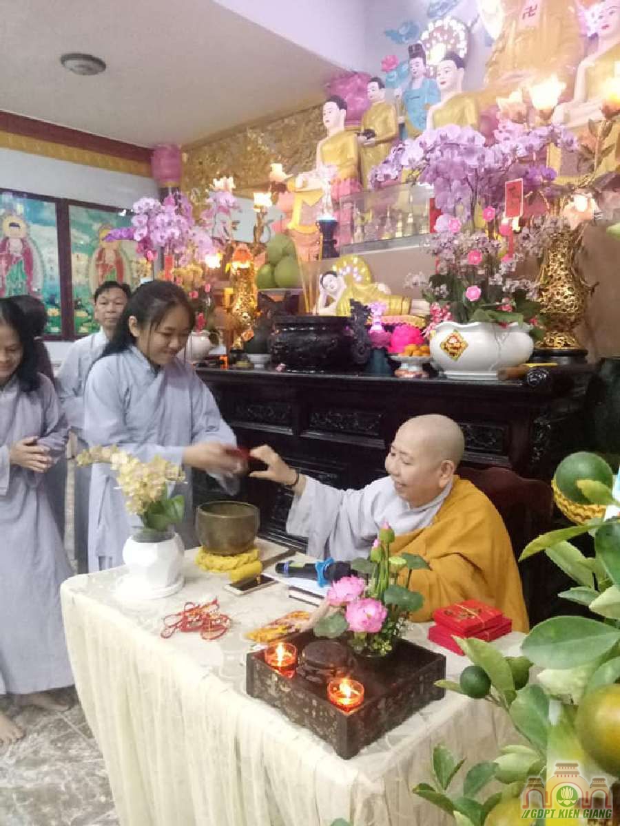 Gdpt Tam Bao Ha Tien Sam Hoi Cuoi Nam Va Chuc Tet Ni Su Tru Tri 11