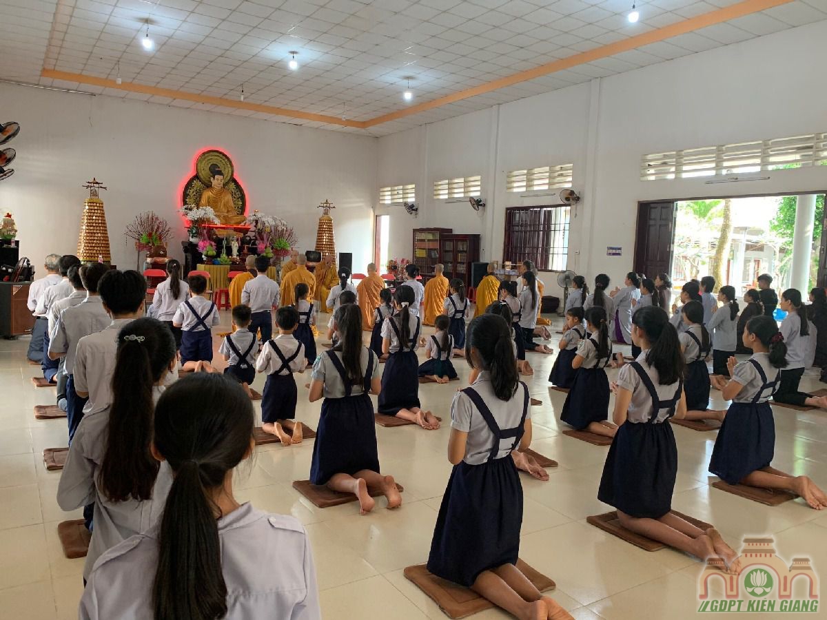 Gdpt Buu Tho To Chuc Buoi Le Mung Tuoi Quy Thay Tet Tan Suu 12