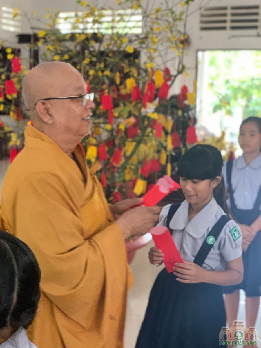 Gdpt Buu Tho To Chuc Buoi Le Mung Tuoi Quy Thay Tet Tan Suu 19