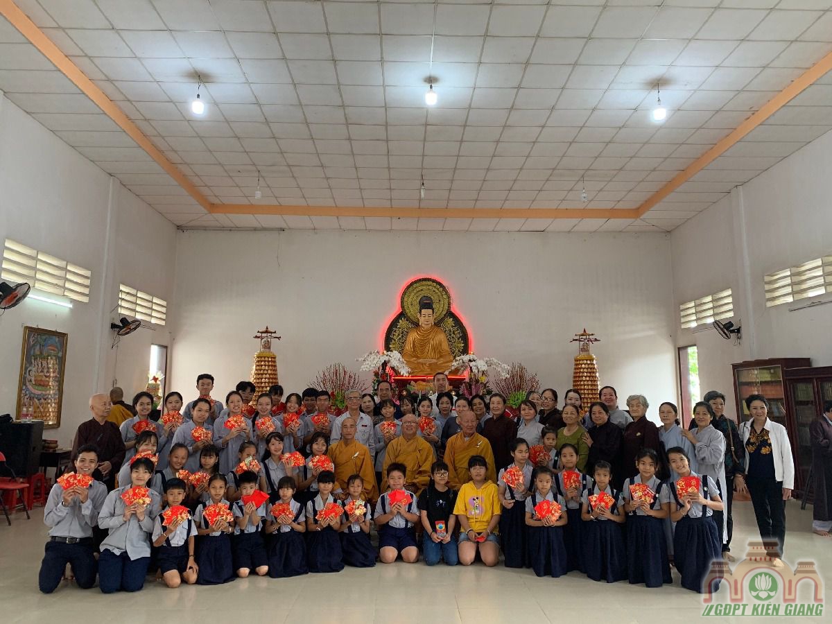 Gdpt Buu Tho To Chuc Buoi Le Mung Tuoi Quy Thay Tet Tan Suu 29