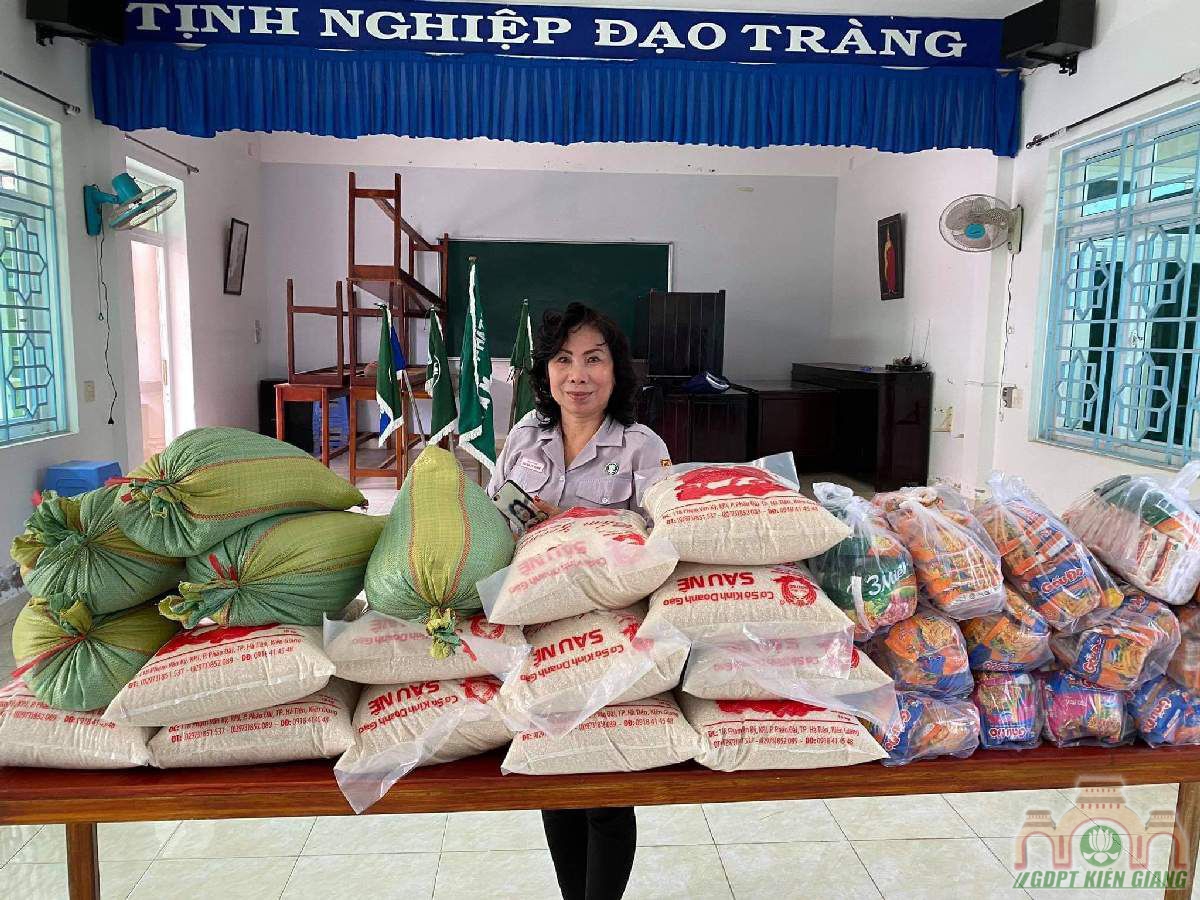 Gdpt Tam Bao Ha Tien Trao Qua Tu Thien Dau Nam 05