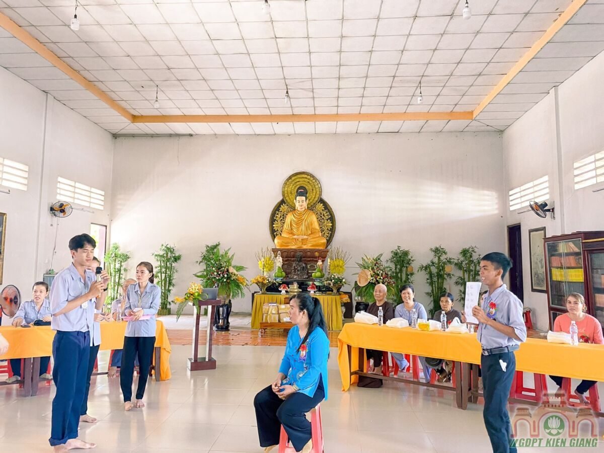 Le Cai Hoa Hong Danh Thuc Yeu Thuong Trai Hieu 2022 Muc Kien Lien Xiii Gdpt Buu Tho 23