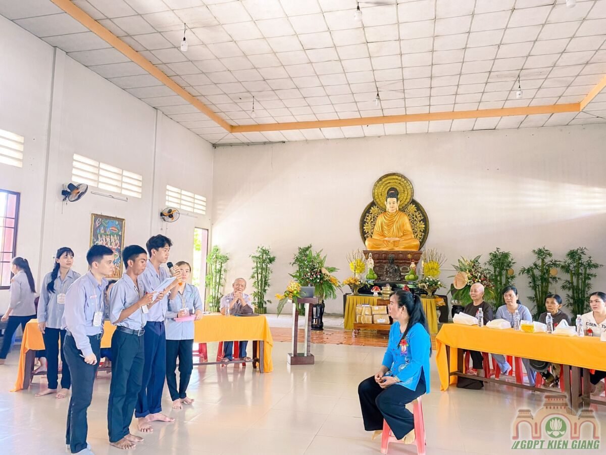 Le Cai Hoa Hong Danh Thuc Yeu Thuong Trai Hieu 2022 Muc Kien Lien Xiii Gdpt Buu Tho 25