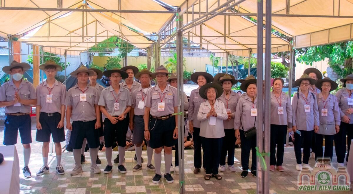 Phan Ban Gdpt Kien Giang Khai Mac Trai Luc Hoa Xii 09