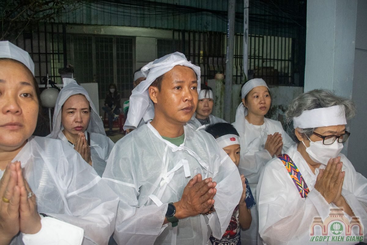 Le Truy Niem Tien Biet Canh Chim Dau Dan Cua Ao Lam Mien Tay Nam Bo 02