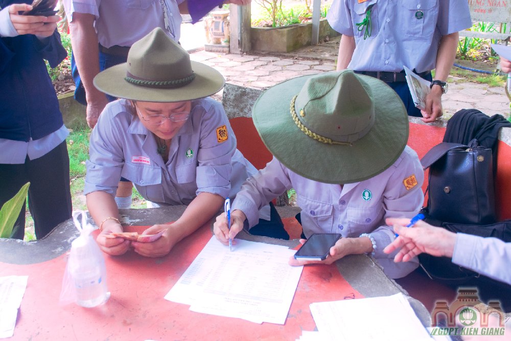 Phan Ban Gdpt Kien Giang Khai Mac Trai Luc Hoa Xiii 04