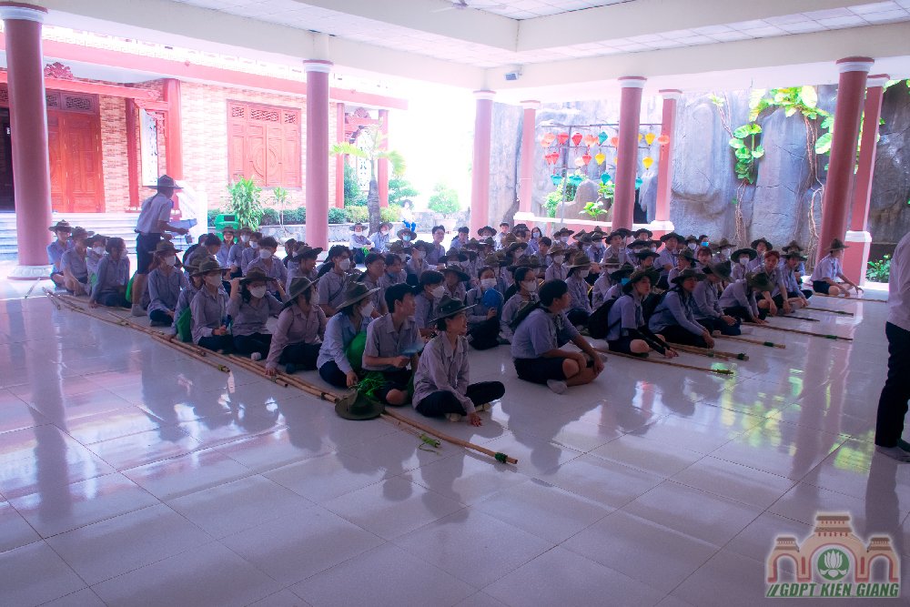 Phan Ban Gdpt Kien Giang Khai Mac Trai Luc Hoa Xiii 05
