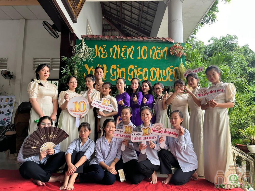 Gdpt Buu Tho Phung Su Le Co Phat Khat Thuc Va Ky Niem 10 Nam Ngay Khoa Tu Xuat Gia Gieo Duyen Tai Chua Buu Tho 1