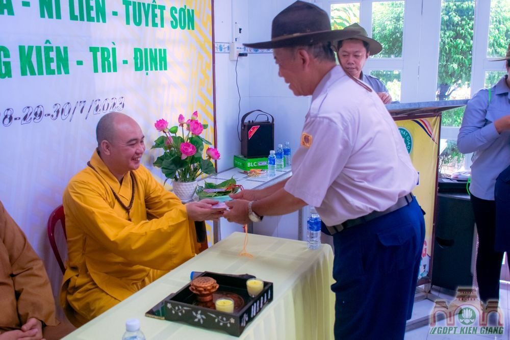 Le Khai Khoa Lien Trai Huan Luyen 10