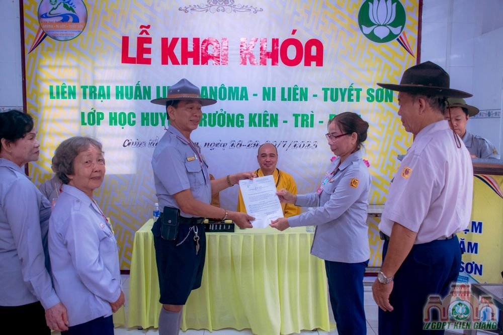 Le Khai Khoa Lien Trai Huan Luyen 12
