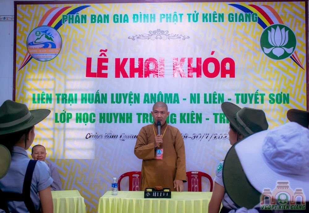 Le Khai Khoa Lien Trai Huan Luyen 14