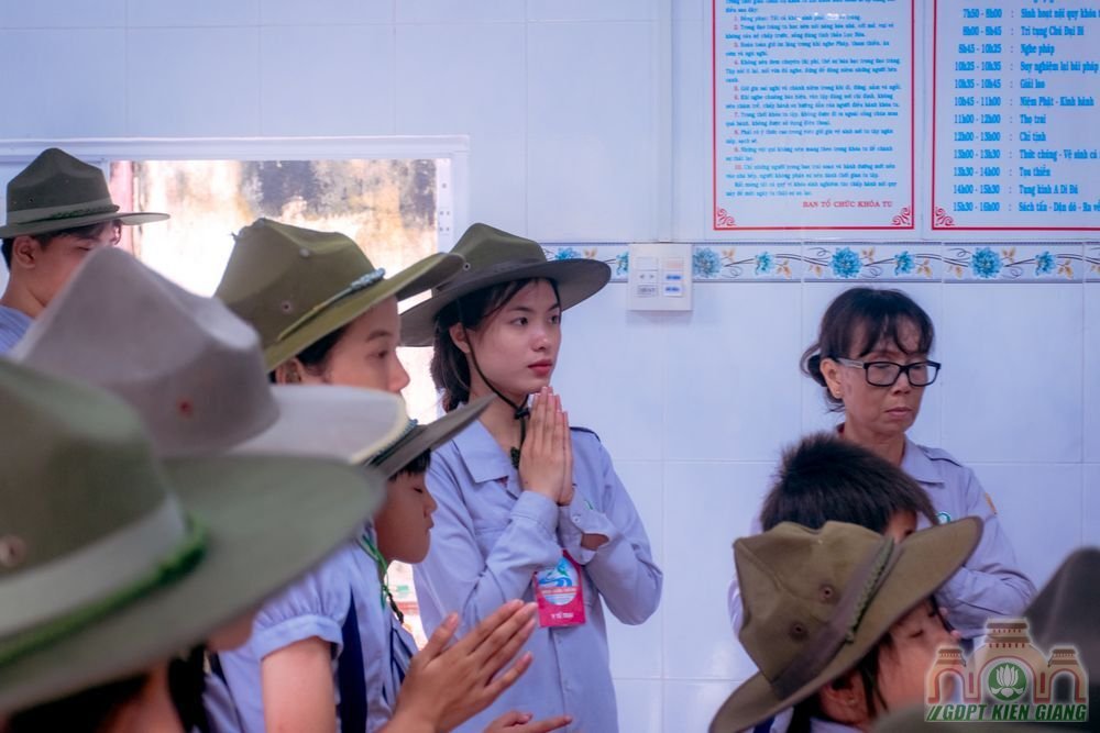 Le Khai Khoa Lien Trai Huan Luyen 15