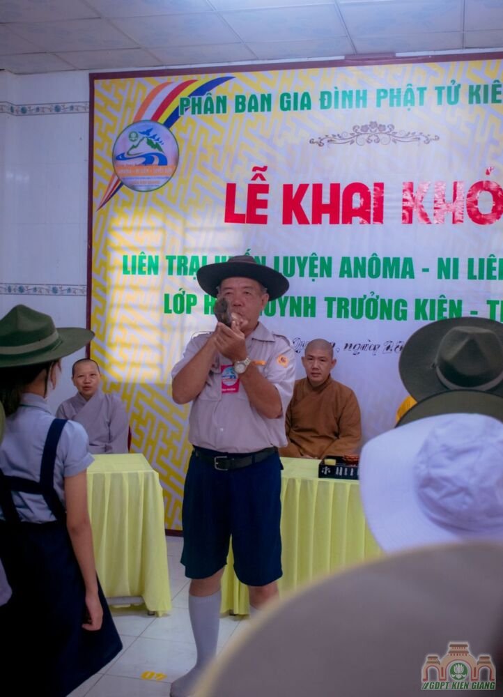 Le Khai Khoa Lien Trai Huan Luyen 7
