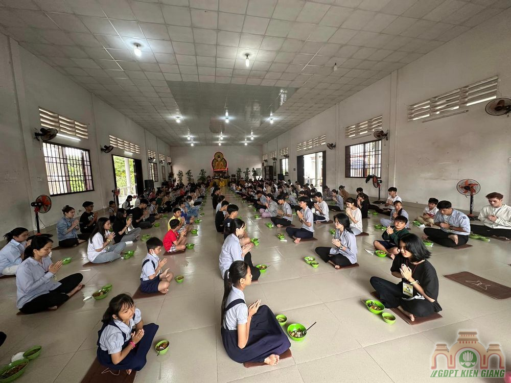 Khoa Tu Trai Hieu 1