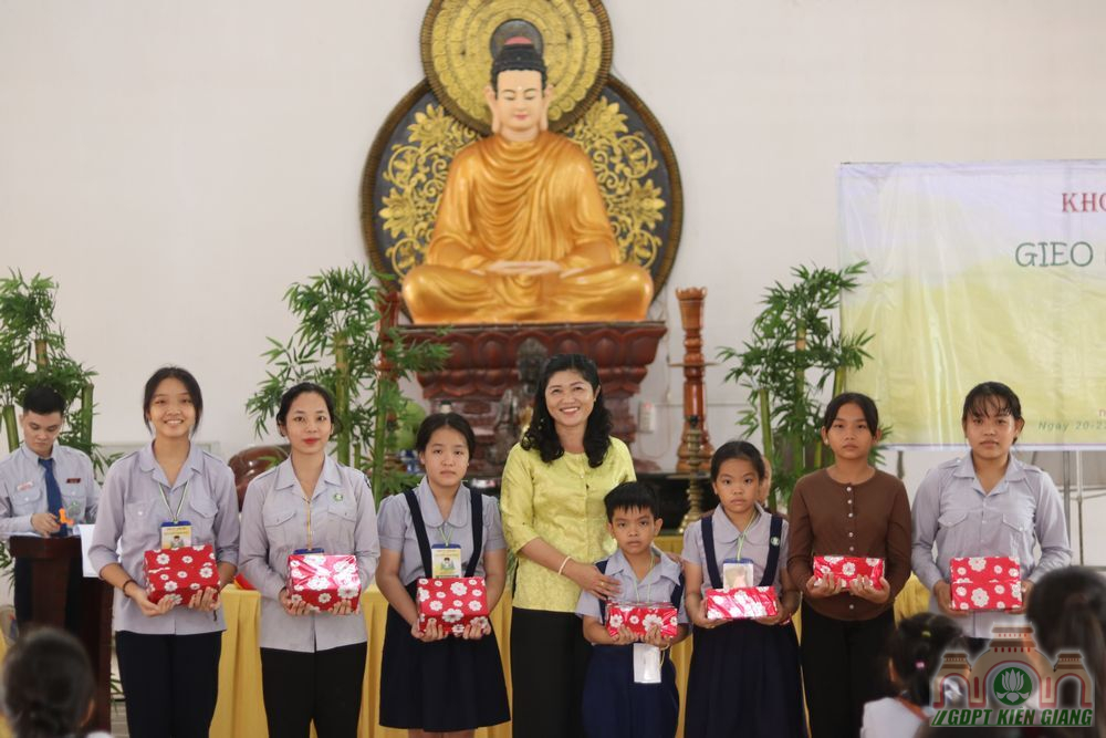 Le Trao Hoc Bong Uom Mam Tri Tue Nam Hoc 2023 2024 Tai Chua Buu Tho 22