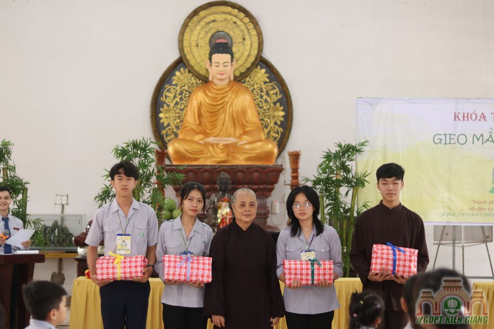 Le Trao Hoc Bong Uom Mam Tri Tue Nam Hoc 2023 2024 Tai Chua Buu Tho 24
