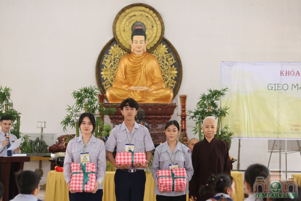 Le Trao Hoc Bong Uom Mam Tri Tue Nam Hoc 2023 2024 Tai Chua Buu Tho 26