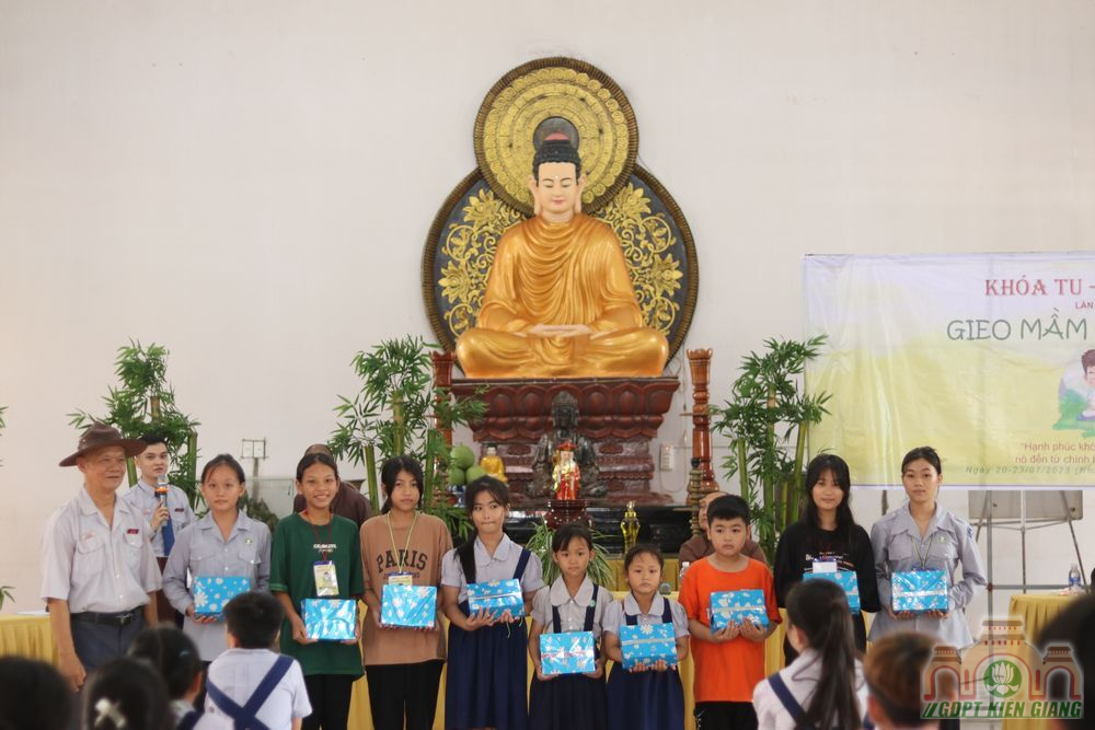 Le Trao Hoc Bong Uom Mam Tri Tue Nam Hoc 2023 2024 Tai Chua Buu Tho 33