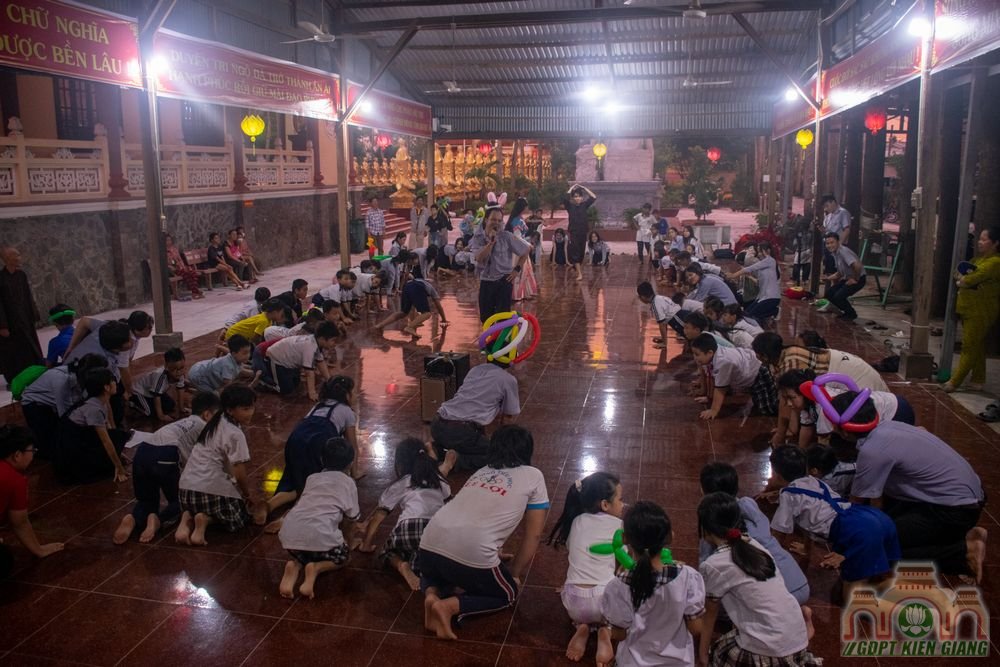 Cac Don Vi Tai Rach Gia Vui Choi Trung Thu Cung Cac Em Thieu Nhi Tai Chua Vinh Phuoc 19