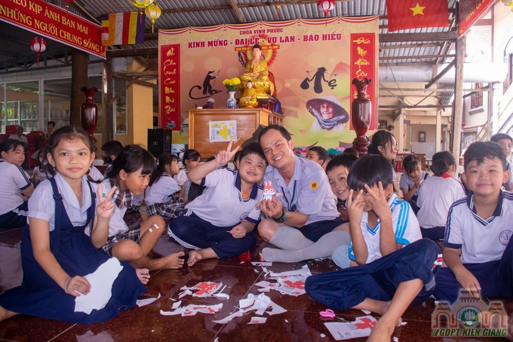 Cac Don Vi Tai Rach Gia Vui Choi Trung Thu Cung Cac Em Thieu Nhi Tai Chua Vinh Phuoc 5