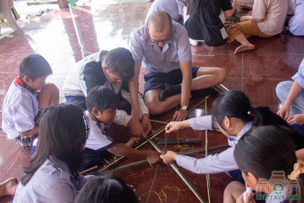 Cac Don Vi Tai Rach Gia Vui Choi Trung Thu Cung Cac Em Thieu Nhi Tai Chua Vinh Phuoc 6