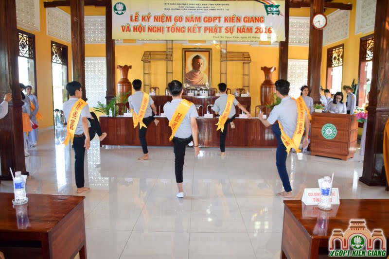 văn nghệ chào mừng