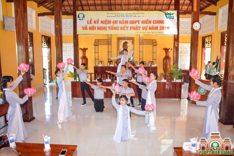 văn nghệ chào mừng