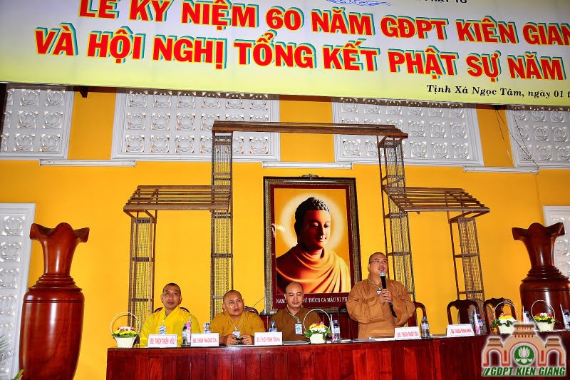 Đại Đức Thích Pháp Trí ban đạo từ