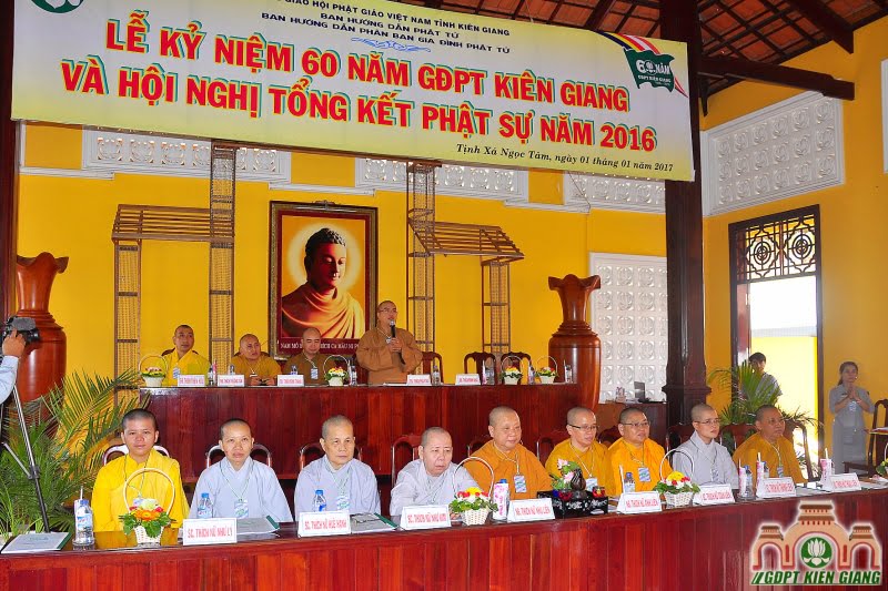 Đại Đức Thích Pháp Trí ban đạo từ