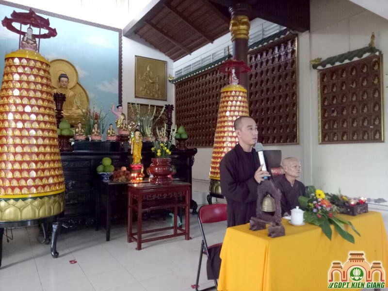 GĐPT Bửu Thọ phát thưởng cho đoàn sinh
