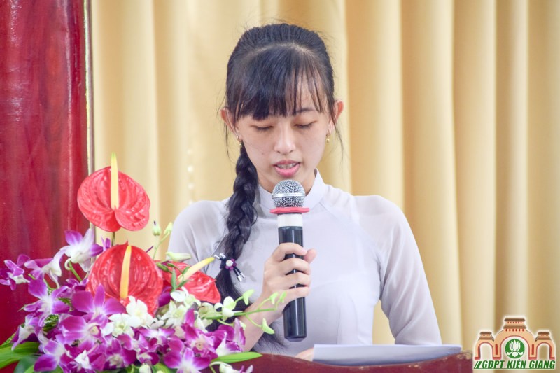 Chùa Bửu Sơn Trao Tặng Học Bổng Cho Đoàn sinh Nghèo Hiếu Học do tổ chức Fishfun và Sahaya International tài trợ