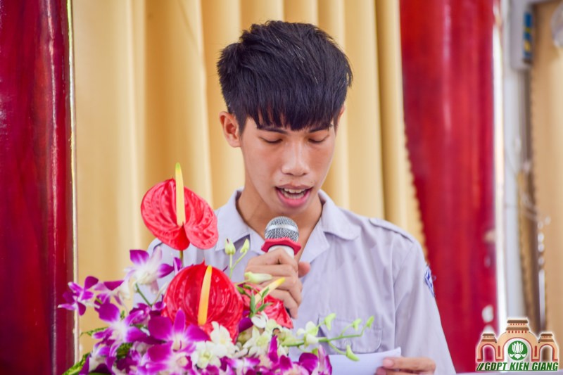Chùa Bửu Sơn Trao Tặng Học Bổng Cho Đoàn sinh Nghèo Hiếu Học do tổ chức Fishfun và Sahaya International tài trợ