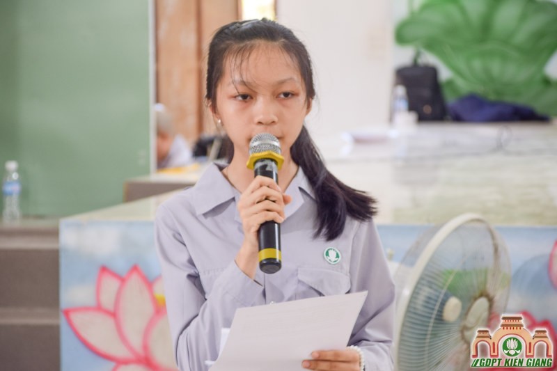 Chùa Bửu Sơn Trao Tặng Học Bổng Cho Đoàn sinh Nghèo Hiếu Học do tổ chức Fishfun và Sahaya International tài trợ
