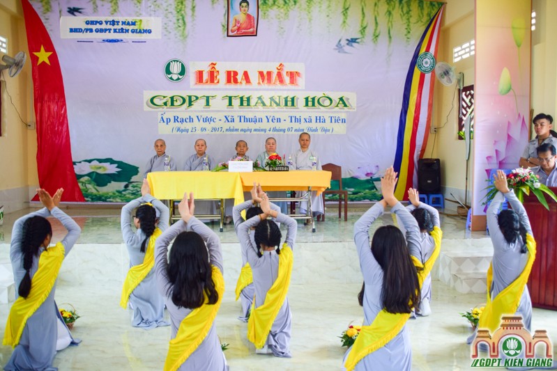 Cờ Sen Trắng Tung Bay Miền Biên Địa