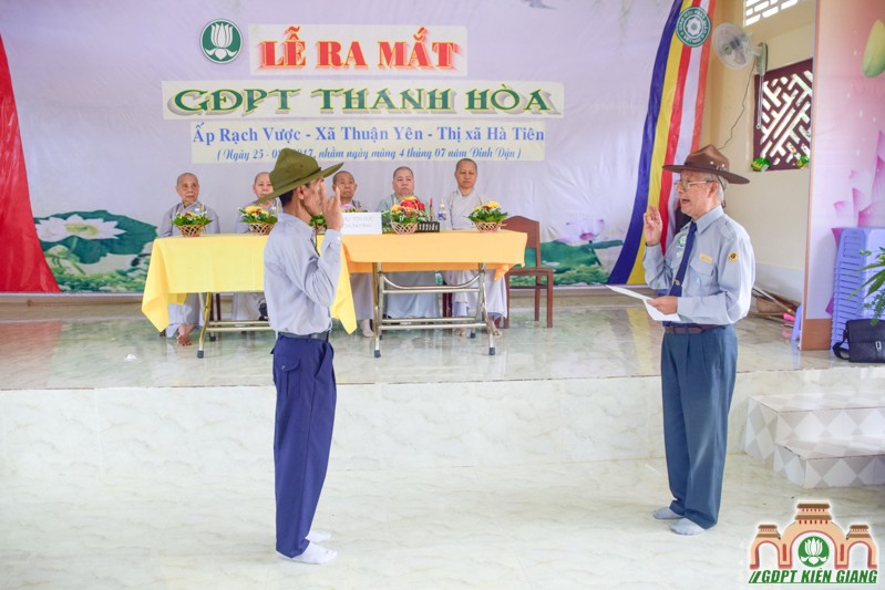 Cờ Sen Trắng Tung Bay Miền Biên Địa