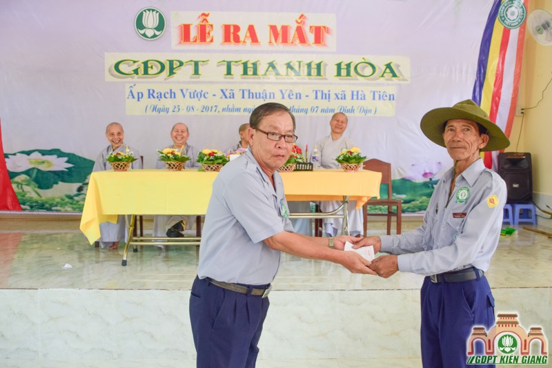 Cờ Sen Trắng Tung Bay Miền Biên Địa