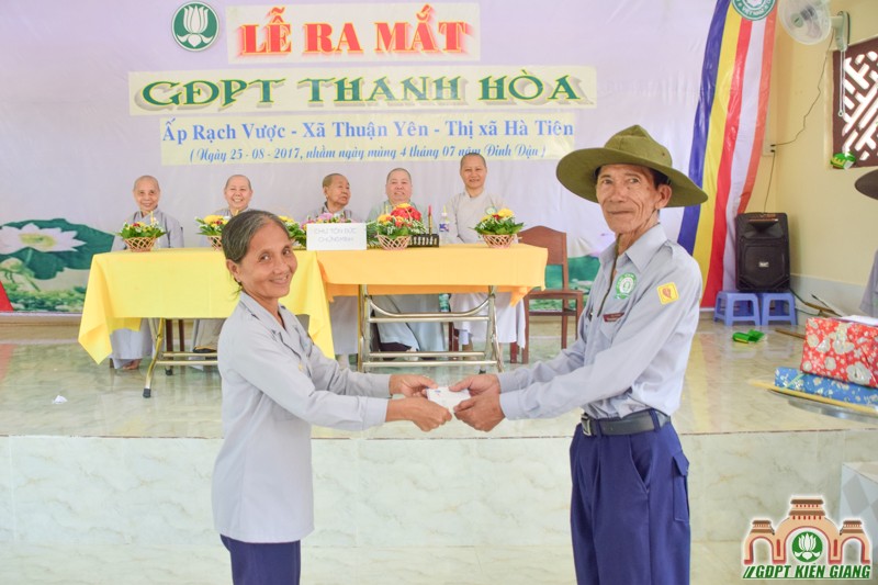 Cờ Sen Trắng Tung Bay Miền Biên Địa