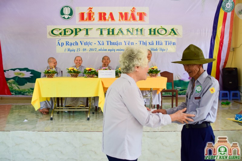 Cờ Sen Trắng Tung Bay Miền Biên Địa