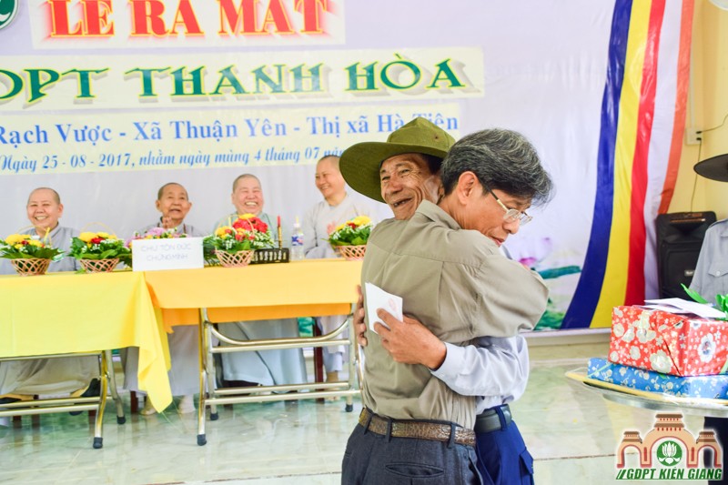 Cờ Sen Trắng Tung Bay Miền Biên Địa