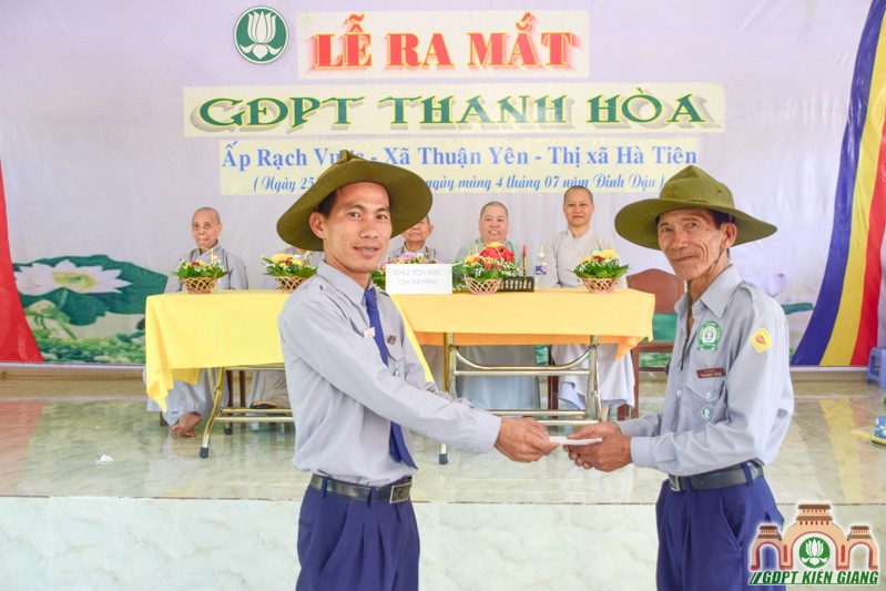 Cờ Sen Trắng Tung Bay Miền Biên Địa