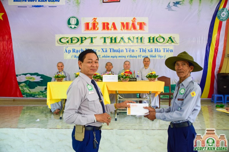 Cờ Sen Trắng Tung Bay Miền Biên Địa