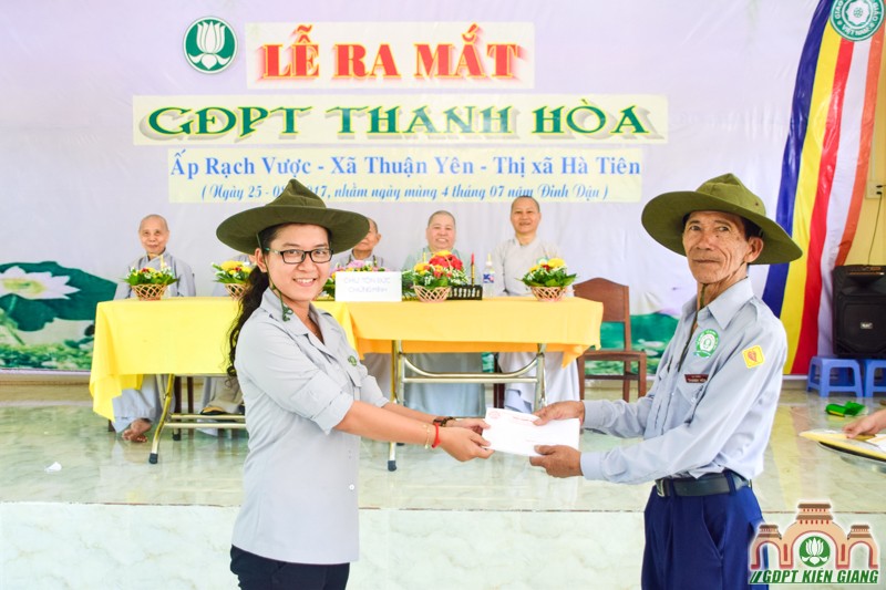 Cờ Sen Trắng Tung Bay Miền Biên Địa