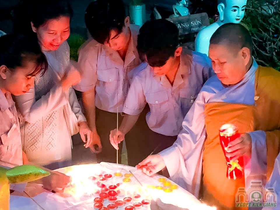 Le Thanh Dao Va Chu Nien 2020 Gia Dinh Phat Tu Tam Bao Tp Ha Tien 06